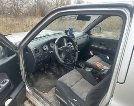 Серый Ниссан Пикап, объемом двигателя 2.5 л и пробегом 339 тыс. км за 5000 $, фото 4 на Automoto.ua