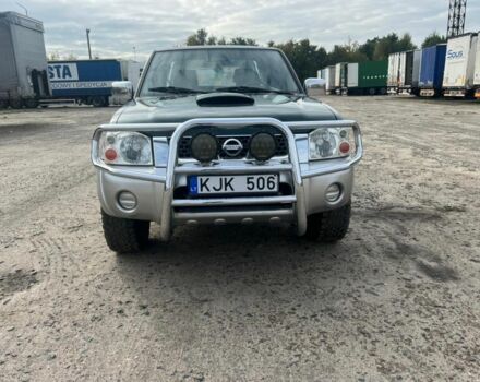 Зелений Ніссан Пікап, об'ємом двигуна 2.5 л та пробігом 300 тис. км за 6426 $, фото 2 на Automoto.ua
