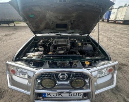 Зелений Ніссан Пікап, об'ємом двигуна 2.5 л та пробігом 300 тис. км за 6426 $, фото 9 на Automoto.ua