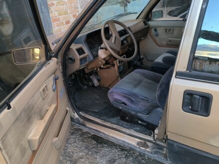 Бежевый Ниссан Прерия, объемом двигателя 1.6 л и пробегом 176 тыс. км за 663 $, фото 1 на Automoto.ua