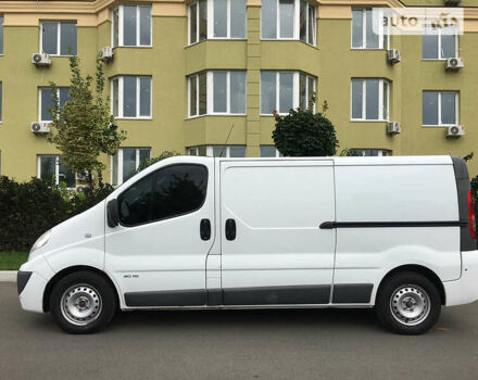 Белый Ниссан Примастар, объемом двигателя 2 л и пробегом 260 тыс. км за 9000 $, фото 1 на Automoto.ua