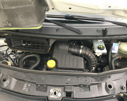 Белый Ниссан Примастар, объемом двигателя 2 л и пробегом 260 тыс. км за 9000 $, фото 13 на Automoto.ua