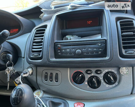 Белый Ниссан Примастар, объемом двигателя 2 л и пробегом 260 тыс. км за 9000 $, фото 3 на Automoto.ua