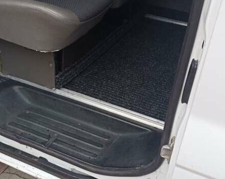 Белый Ниссан Примастар, объемом двигателя 2.5 л и пробегом 383 тыс. км за 8300 $, фото 5 на Automoto.ua