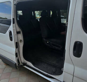 Ниссан Примастар 2008 в Харькове на Automoto.ua Белый Ниссан Примастар, объемом двигателя 2.46 л и пробегом 286 тыс. км за 8000 $, фото 9 на Automoto.ua