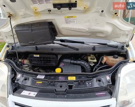 Белый Ниссан Примастар, объемом двигателя 2.5 л и пробегом 286 тыс. км за 8900 $, фото 17 на Automoto.ua