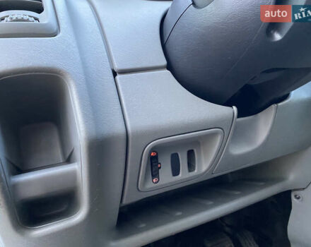 Білий Ніссан Прімастар, об'ємом двигуна 2 л та пробігом 257 тис. км за 11900 $, фото 33 на Automoto.ua