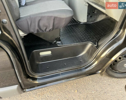 Черный Ниссан Примастар, объемом двигателя 2 л и пробегом 200 тыс. км за 9799 $, фото 103 на Automoto.ua