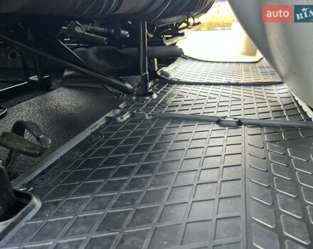 Черный Ниссан Примастар, объемом двигателя 2 л и пробегом 200 тыс. км за 9799 $, фото 111 на Automoto.ua