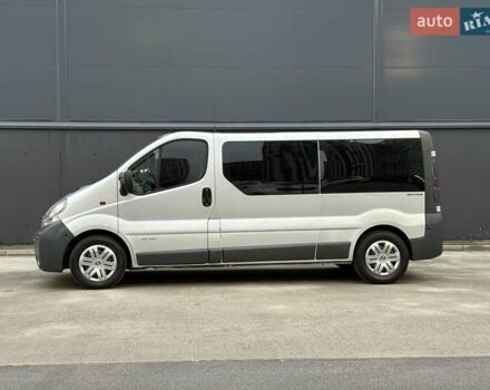 Серый Ниссан Примастар, объемом двигателя 2.5 л и пробегом 285 тыс. км за 7350 $, фото 10 на Automoto.ua