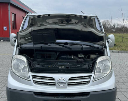 Серый Ниссан Примастар, объемом двигателя 2.5 л и пробегом 237 тыс. км за 9700 $, фото 60 на Automoto.ua