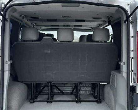 Серый Ниссан Примастар, объемом двигателя 2.5 л и пробегом 237 тыс. км за 9700 $, фото 56 на Automoto.ua