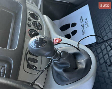 Серый Ниссан Примастар, объемом двигателя 1.87 л и пробегом 300 тыс. км за 7999 $, фото 13 на Automoto.ua