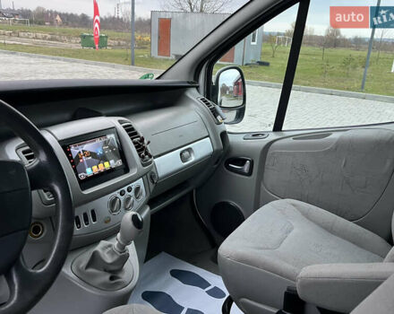 Серый Ниссан Примастар, объемом двигателя 2.5 л и пробегом 237 тыс. км за 9700 $, фото 26 на Automoto.ua