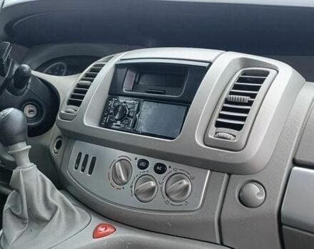 Серый Ниссан Примастар, объемом двигателя 2.5 л и пробегом 260 тыс. км за 6900 $, фото 11 на Automoto.ua