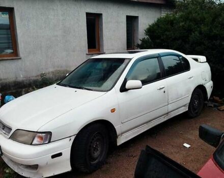 Белый Ниссан Примера, объемом двигателя 2 л и пробегом 250 тыс. км за 592 $, фото 5 на Automoto.ua