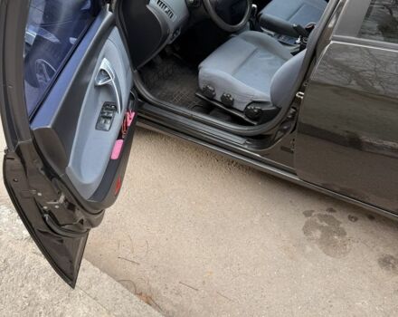 Черный Ниссан Примера, объемом двигателя 1.6 л и пробегом 211 тыс. км за 4700 $, фото 6 на Automoto.ua