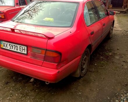 Красный Ниссан Примера, объемом двигателя 1.6 л и пробегом 200 тыс. км за 1300 $, фото 2 на Automoto.ua