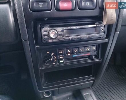 Красный Ниссан Примера, объемом двигателя 1.6 л и пробегом 250 тыс. км за 2800 $, фото 5 на Automoto.ua