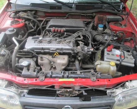 Красный Ниссан Примера, объемом двигателя 1.6 л и пробегом 300 тыс. км за 1000 $, фото 1 на Automoto.ua