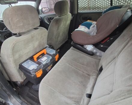 Серый Ниссан Примера, объемом двигателя 1.6 л и пробегом 137 тыс. км за 1899 $, фото 5 на Automoto.ua