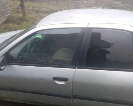 Серый Ниссан Примера, объемом двигателя 1.6 л и пробегом 200 тыс. км за 1000 $, фото 4 на Automoto.ua