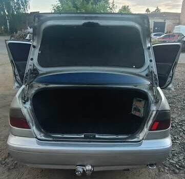 Серый Ниссан Примера, объемом двигателя 2 л и пробегом 350 тыс. км за 2300 $, фото 18 на Automoto.ua