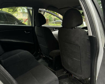 Сірий Ніссан Прімера, об'ємом двигуна 1.8 л та пробігом 300 тис. км за 2000 $, фото 5 на Automoto.ua