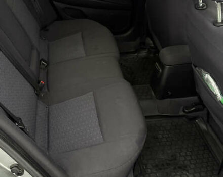 Серый Ниссан Примера, объемом двигателя 1.8 л и пробегом 190 тыс. км за 3500 $, фото 18 на Automoto.ua