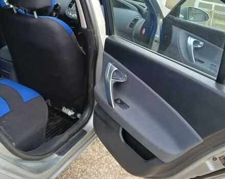 Серый Ниссан Примера, объемом двигателя 1.8 л и пробегом 197 тыс. км за 4500 $, фото 5 на Automoto.ua