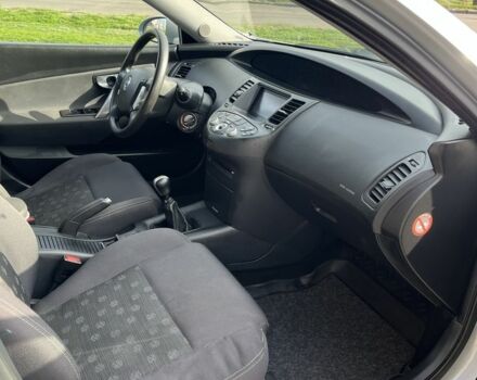 Серый Ниссан Примера, объемом двигателя 1.8 л и пробегом 200 тыс. км за 2200 $, фото 6 на Automoto.ua