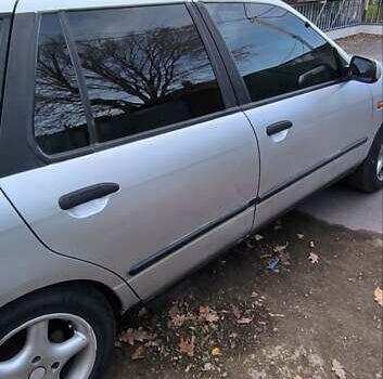 Серый Ниссан Примера, объемом двигателя 1.77 л и пробегом 277 тыс. км за 2900 $, фото 6 на Automoto.ua