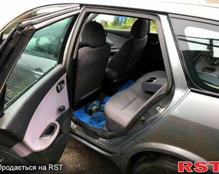 Серый Ниссан Примера, объемом двигателя 1.8 л и пробегом 400 тыс. км за 2350 $, фото 5 на Automoto.ua