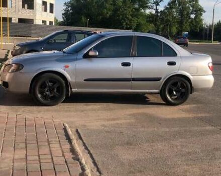 Серый Ниссан Примера, объемом двигателя 1.5 л и пробегом 300 тыс. км за 3200 $, фото 1 на Automoto.ua