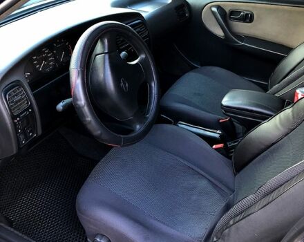 Синий Ниссан Примера, объемом двигателя 1.6 л и пробегом 316 тыс. км за 2000 $, фото 4 на Automoto.ua