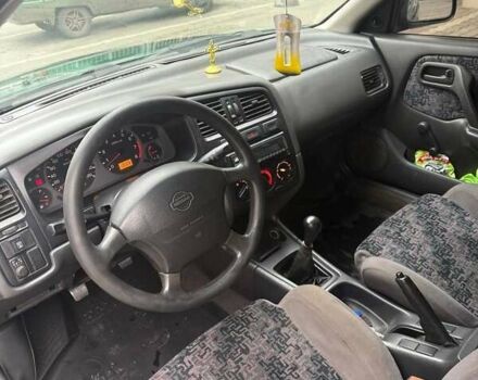 Зеленый Ниссан Примера, объемом двигателя 1.6 л и пробегом 470 тыс. км за 2800 $, фото 6 на Automoto.ua