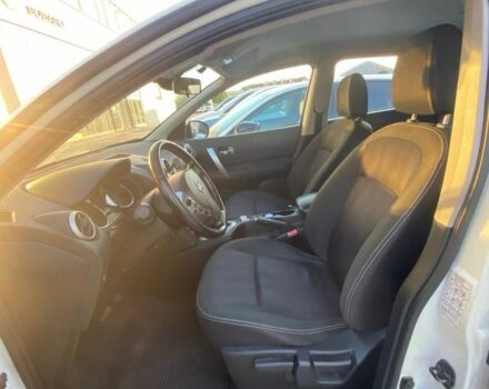 Белый Ниссан Кашкай, объемом двигателя 1.6 л и пробегом 200 тыс. км за 9500 $, фото 2 на Automoto.ua