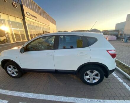 Белый Ниссан Кашкай, объемом двигателя 1.6 л и пробегом 200 тыс. км за 9500 $, фото 7 на Automoto.ua