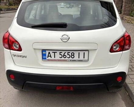Белый Ниссан Кашкай, объемом двигателя 1.6 л и пробегом 260 тыс. км за 8300 $, фото 1 на Automoto.ua