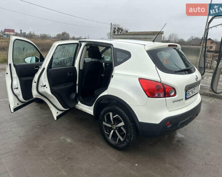 Белый Ниссан Кашкай, объемом двигателя 2 л и пробегом 250 тыс. км за 8000 $, фото 5 на Automoto.ua