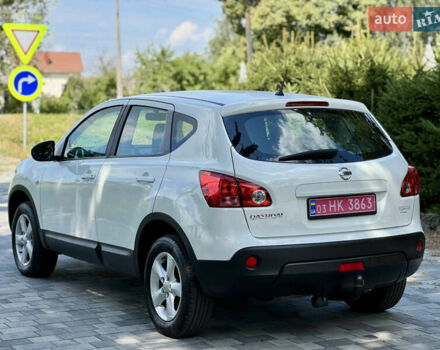 Белый Ниссан Кашкай, объемом двигателя 1.6 л и пробегом 215 тыс. км за 7800 $, фото 6 на Automoto.ua