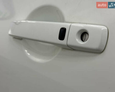 Белый Ниссан Кашкай, объемом двигателя 2 л и пробегом 115 тыс. км за 10300 $, фото 9 на Automoto.ua