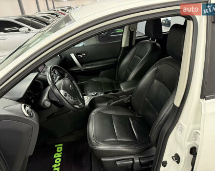 Белый Ниссан Кашкай, объемом двигателя 2 л и пробегом 115 тыс. км за 10300 $, фото 13 на Automoto.ua