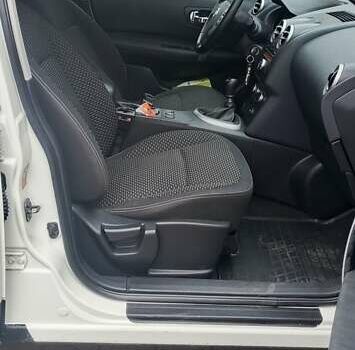 Белый Ниссан Кашкай, объемом двигателя 1.46 л и пробегом 252 тыс. км за 7399 $, фото 30 на Automoto.ua