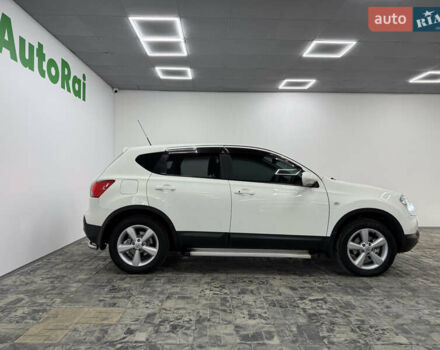 Белый Ниссан Кашкай, объемом двигателя 2 л и пробегом 115 тыс. км за 10300 $, фото 2 на Automoto.ua