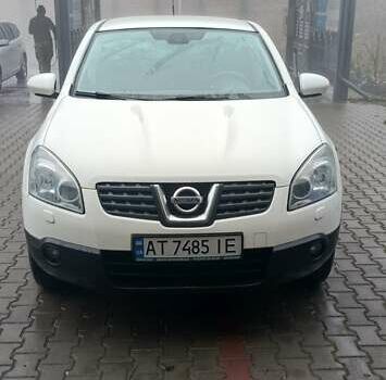 Белый Ниссан Кашкай, объемом двигателя 1.46 л и пробегом 252 тыс. км за 7399 $, фото 2 на Automoto.ua