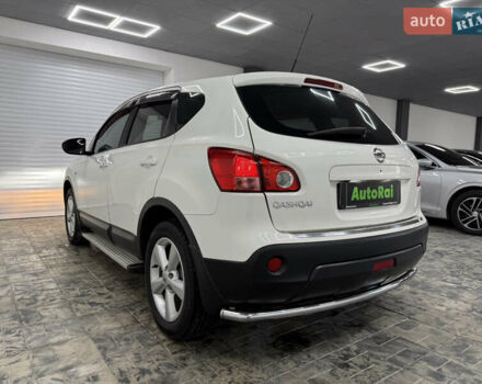 Белый Ниссан Кашкай, объемом двигателя 2 л и пробегом 115 тыс. км за 10300 $, фото 5 на Automoto.ua