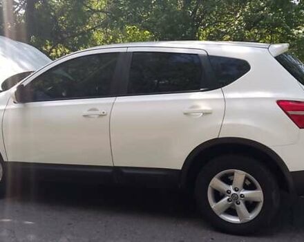 Белый Ниссан Кашкай, объемом двигателя 1.6 л и пробегом 191 тыс. км за 7450 $, фото 2 на Automoto.ua