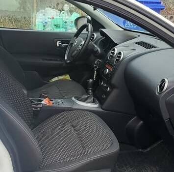 Белый Ниссан Кашкай, объемом двигателя 1.46 л и пробегом 252 тыс. км за 7399 $, фото 28 на Automoto.ua