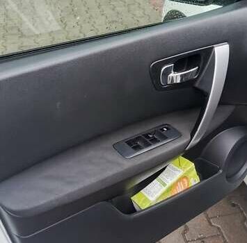 Белый Ниссан Кашкай, объемом двигателя 1.46 л и пробегом 252 тыс. км за 7399 $, фото 14 на Automoto.ua